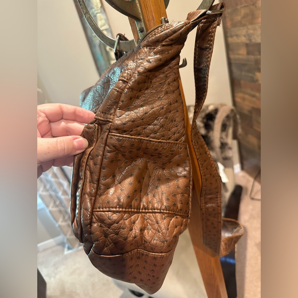 Soft faux leather purse. Ostrich print. Great condition. Adjustable strap. - Picture 3 of 7